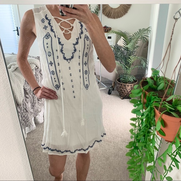 Cloth & People White Embroidered Dress Beachy Boho Small - Picture 2 of 11
